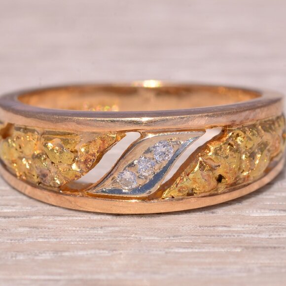 Men’s Natural Diamond Ring in Yellow Gold